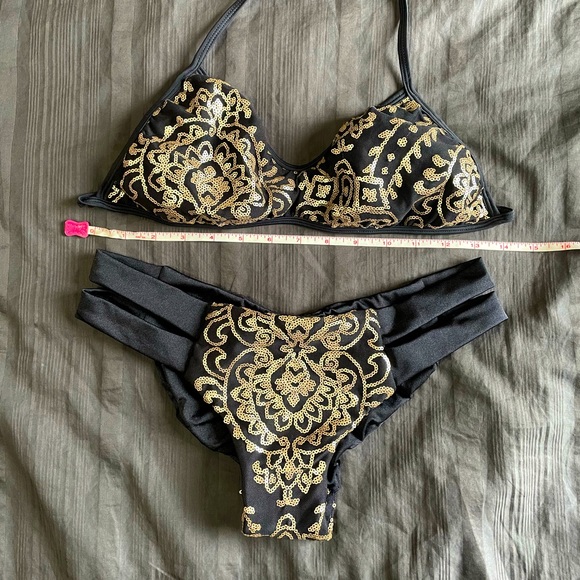 SOLD***Black and gold sequin Bonny Bikini size Lrg/xlrg - Picture 1 of 5
